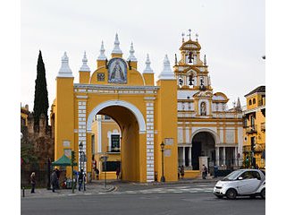 Puerta_de_la_Macarena_%282%29