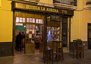 320px-Bodega_la_aurora_2018002
